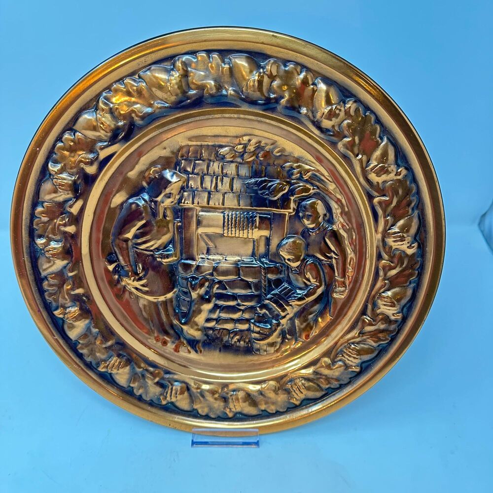 Vtg Coppercraft Guild Copper Wall Hanging Embossed 13" Round Plate Wishing Well